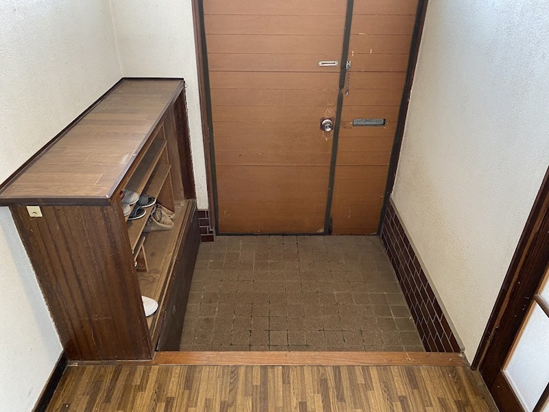 諏訪形戸建 玄関