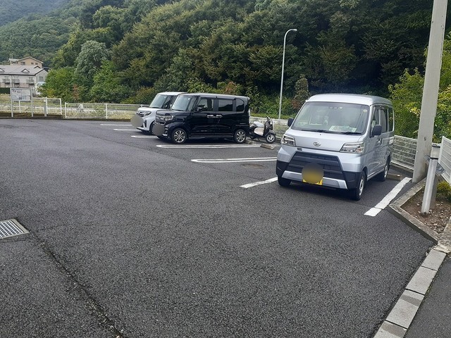 ラ・ペジーブル 駐車場
