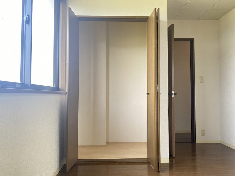 アーバンスクエア上田原B 収納