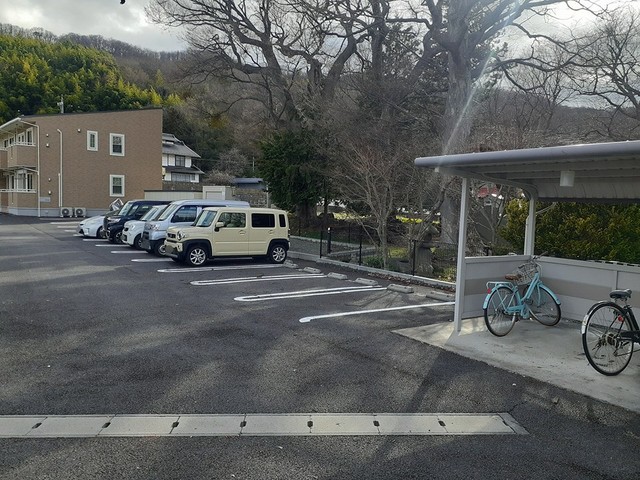 ＥＲＵＭ（エルミ） 駐車場