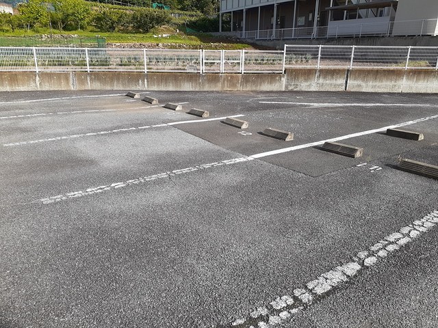エヴァーグリーン　Ａ 駐車場