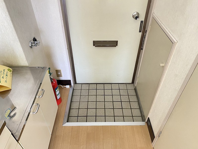 ドミール緑が丘 玄関