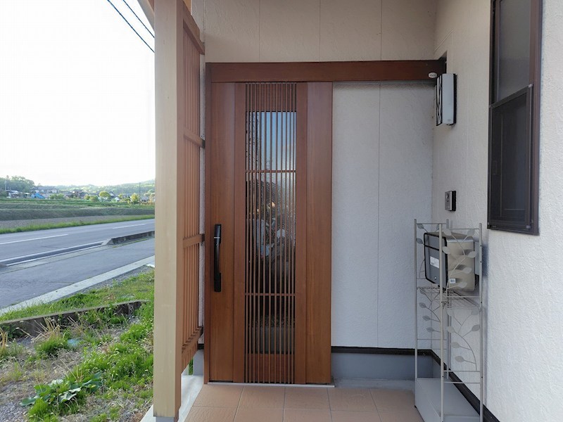 御嶽堂戸建 玄関