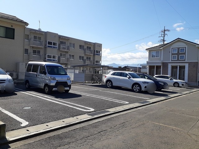 グランデュール城北　Ｈ 駐車場