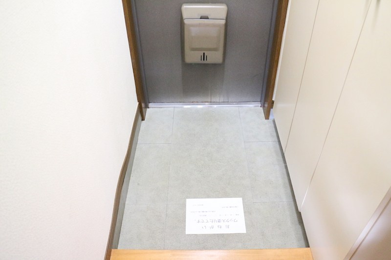 メナージュうえだ 玄関