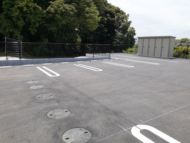 ヴィア　ラッテァ 駐車場