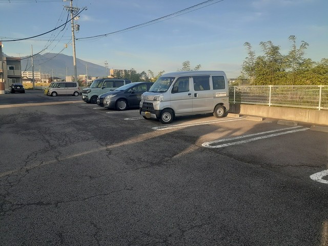 リバーサイド平塚　Ａ 駐車場