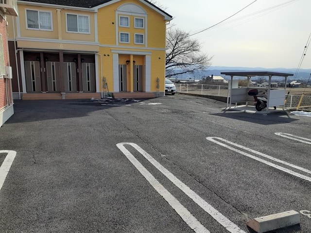 ヒルハウス　Ａ 駐車場