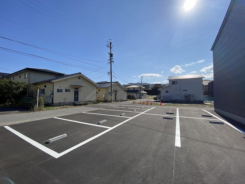 クレスト中之条 駐車場