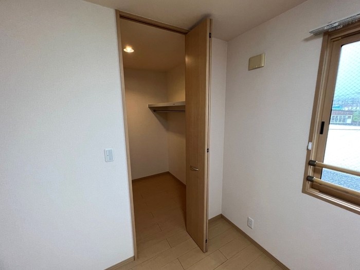 セットレーヴ弐番館 収納