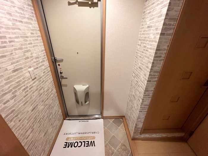 セットレーヴ弐番館 玄関