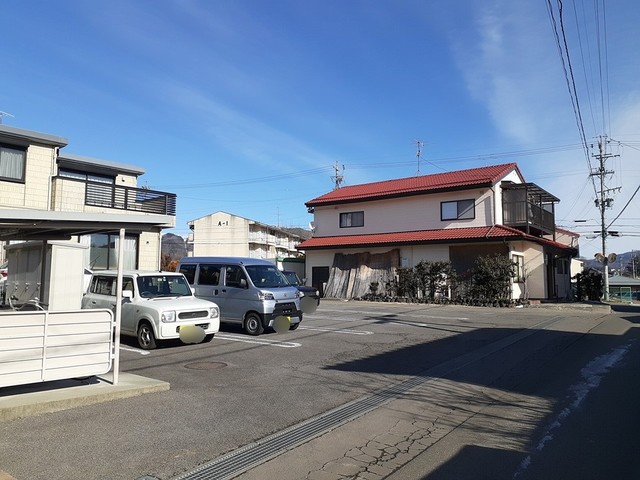 あずさ 駐車場