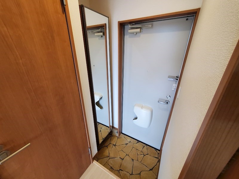 フラッツ幸　A棟 玄関