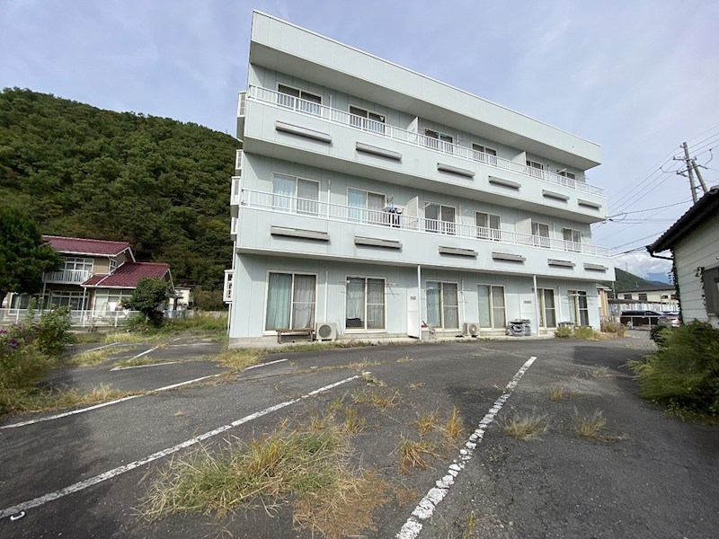 ハーベスト西上田 駐車場