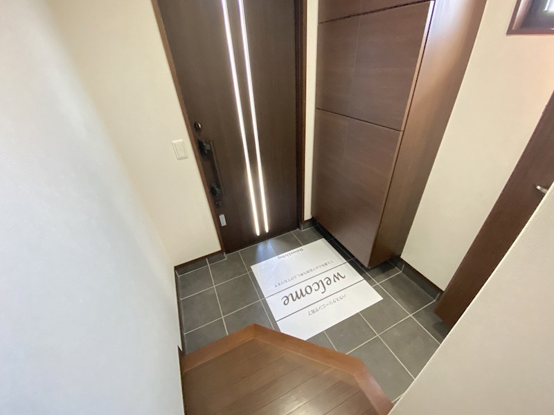 上田市中央六丁目戸建て貸家 玄関