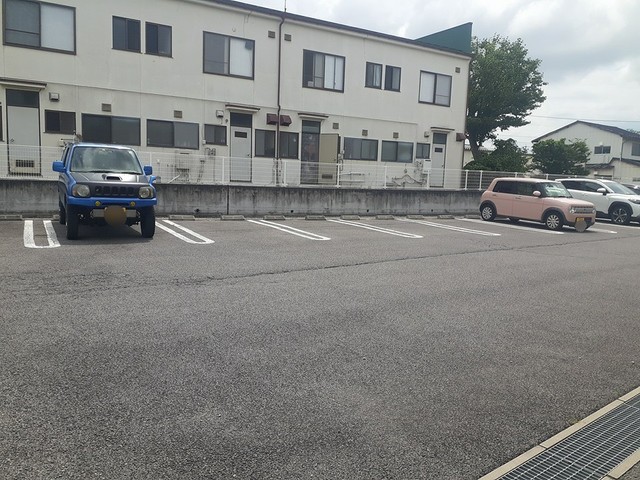 ラッフィナート・Ｍ　Ｃ 駐車場