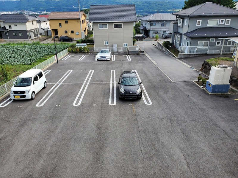 パル　ファミール 駐車場