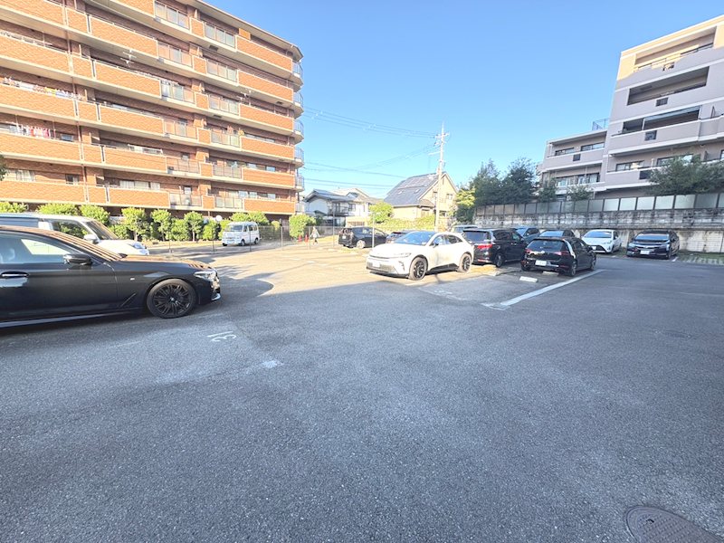 デミューズ木幡 駐車場