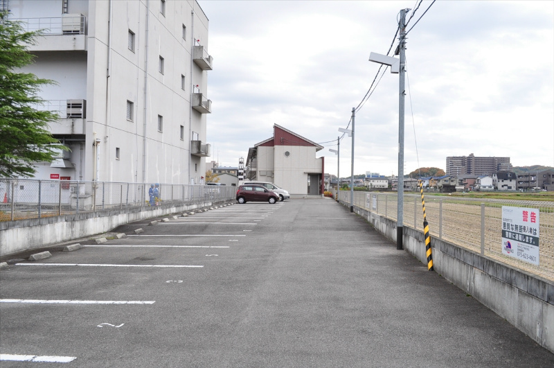 ハーモニア 駐車場