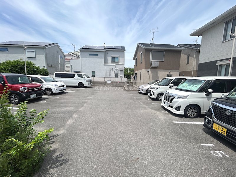 ツカト 駐車場