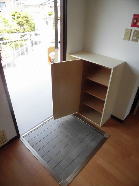 サンハイツ岩倉 玄関