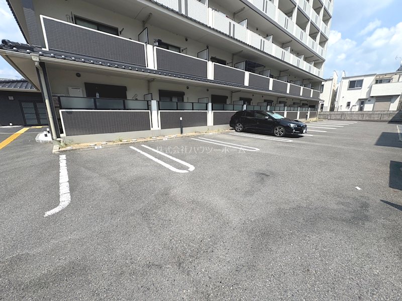 ヴェルデストーリアⅡ 駐車場