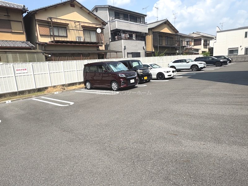 ヴェルデストーリアⅡ 駐車場