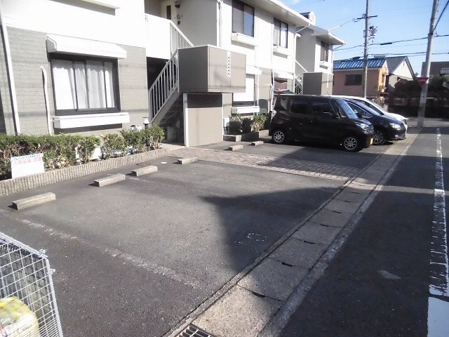シャトー山翠 駐車場