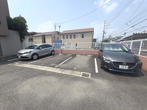 K-WEST  駐車場
