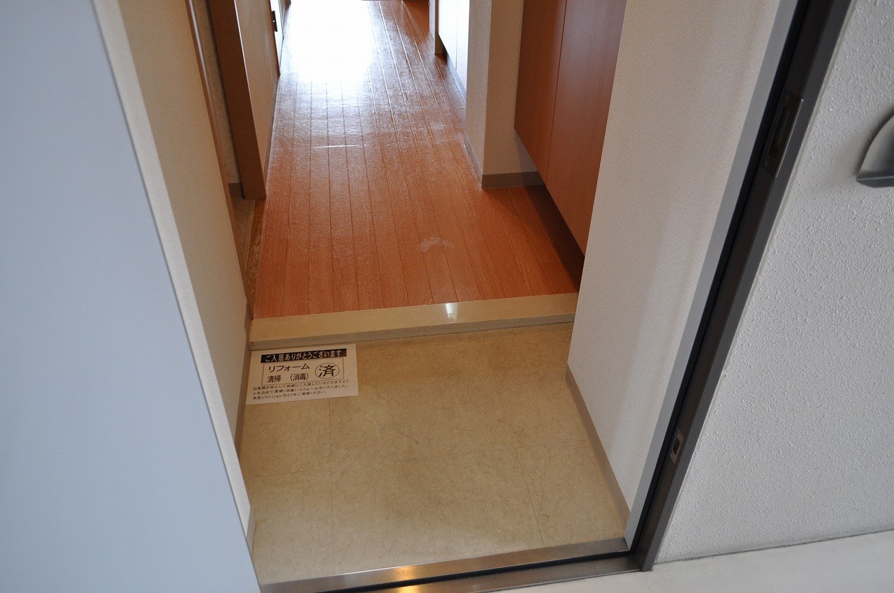 K-WEST  玄関