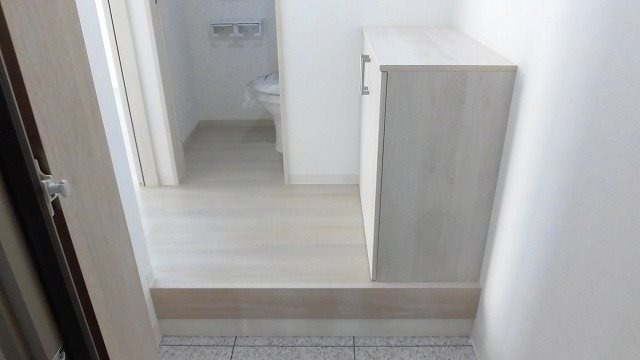 フォレスタ上高野 玄関