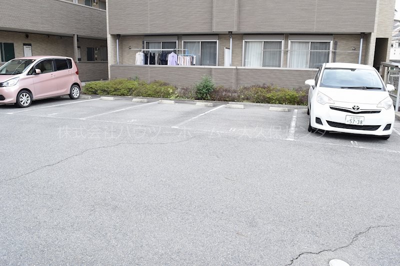グランデYABURI 駐車場