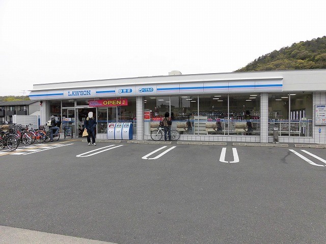 クルミナーレ コンビニ