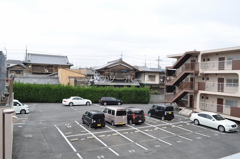 シロハイヌ向島 駐車場