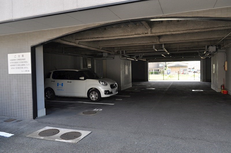 グレイス春日森 駐車場