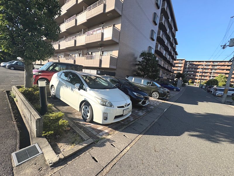 ベルヴィ西浦 駐車場