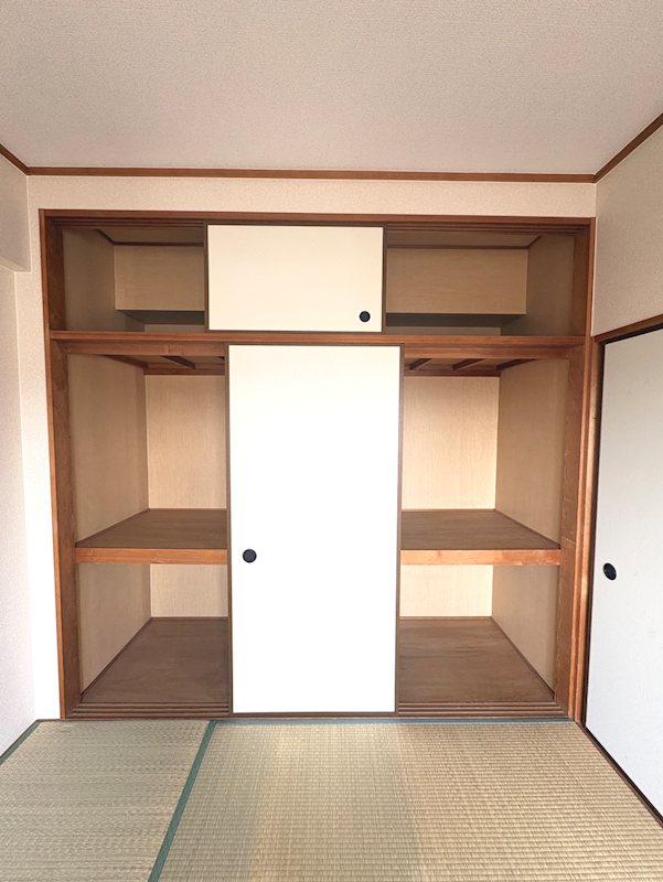 ベルヴィ西浦 収納