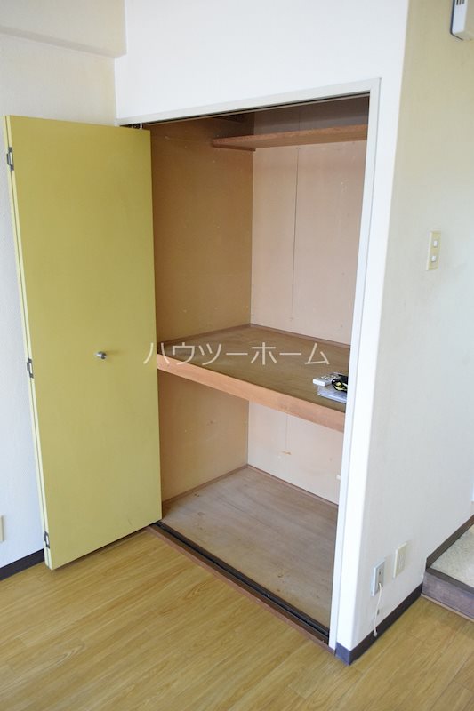 メゾンG向島 収納