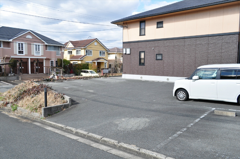 ヴェルリバージュ 駐車場