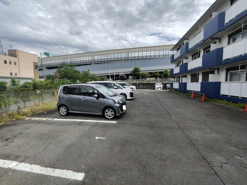 エバーグリーン宇治弐番館 駐車場