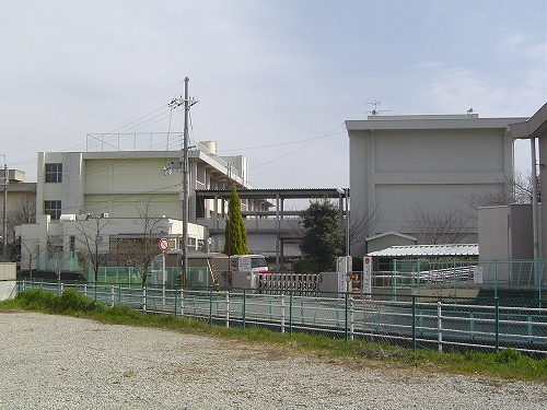 ファミール吉川 小学校