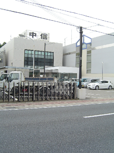 ファミール吉川 銀行