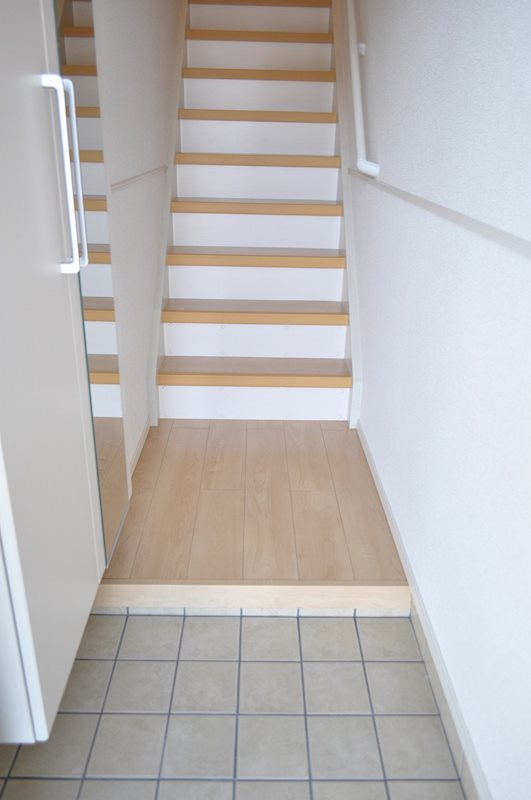 ウッデイ　オアシスⅠ  玄関