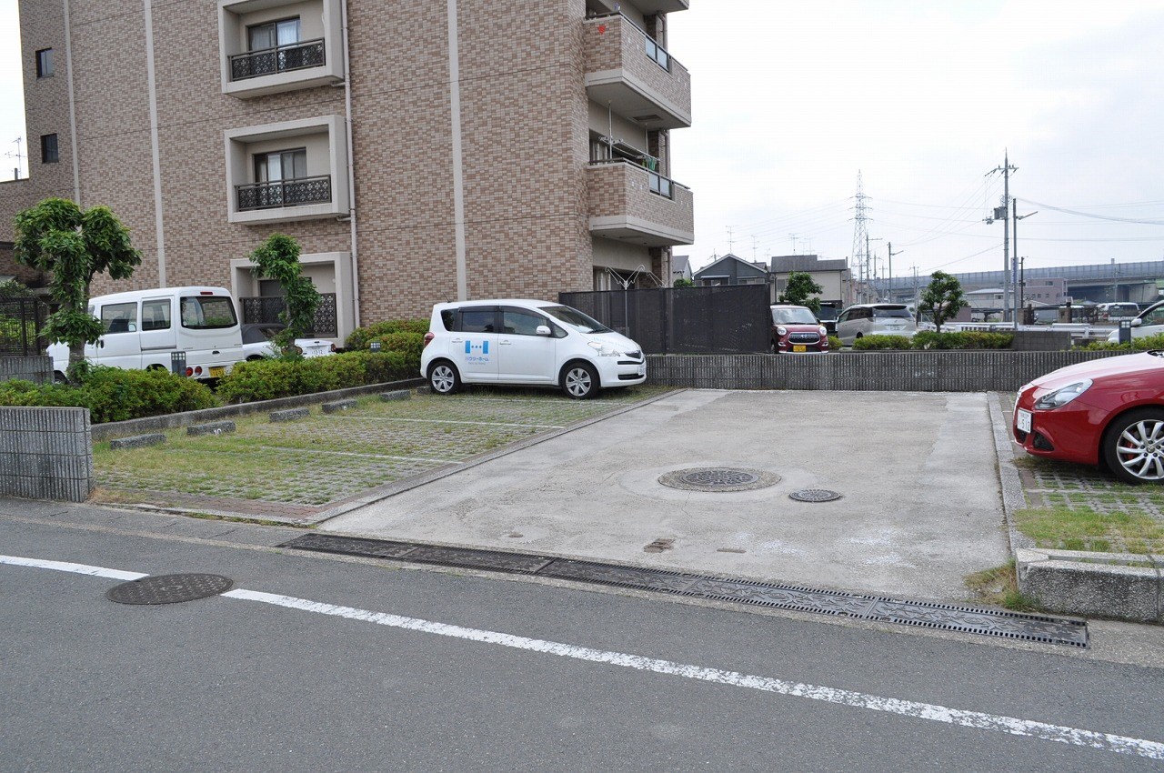 フレックス戸ノ内 駐車場