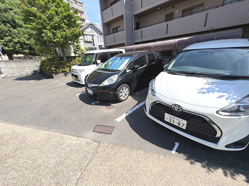 ラポート柳田 駐車場