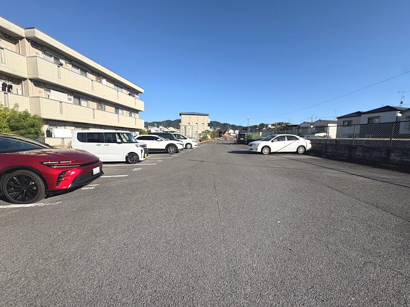 エーデルハイム東香園 駐車場