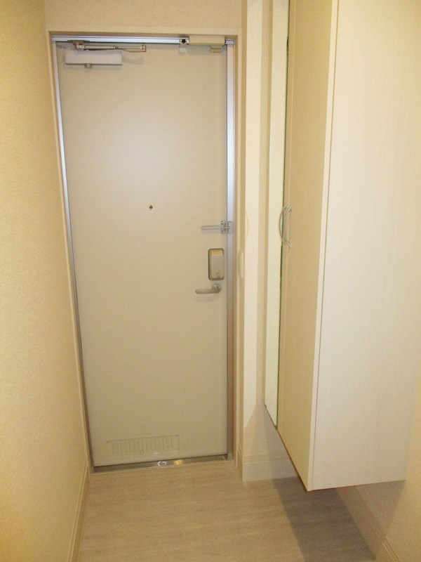プラティア南里の西 玄関