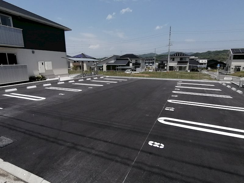 グランドールヴィラ 駐車場
