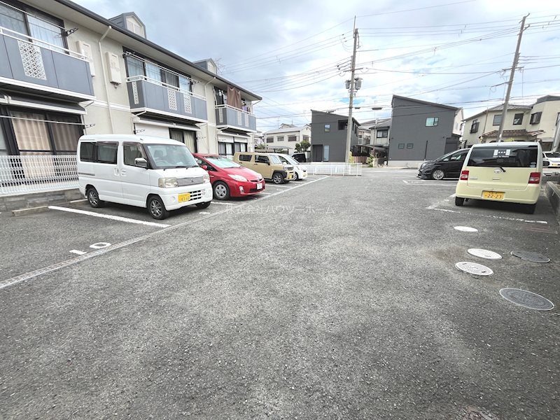 ヴィラ塚の木Ⅱ号館 駐車場
