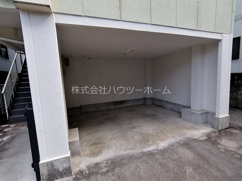 LUMIERE 駐車場